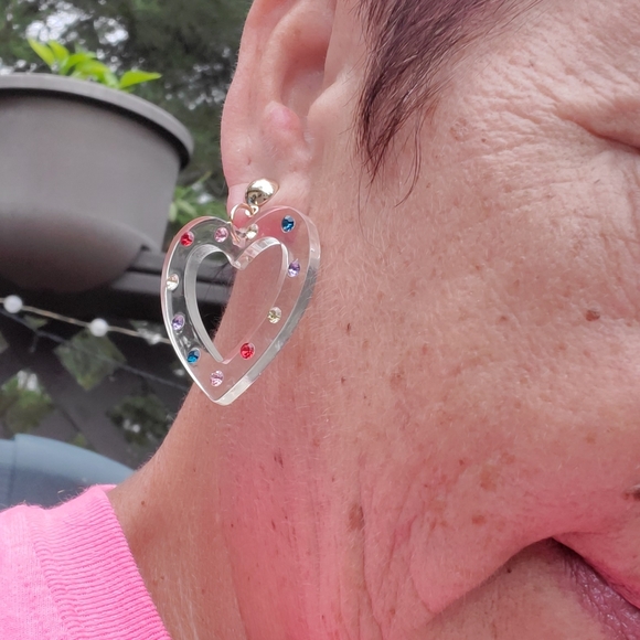 NWT Betsey Johnson Lucite Heart Earrings - Picture 7 of 7
